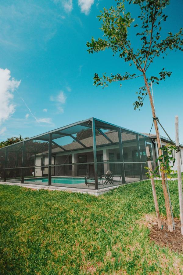 The Basilican Cape Coral Exteriör bild